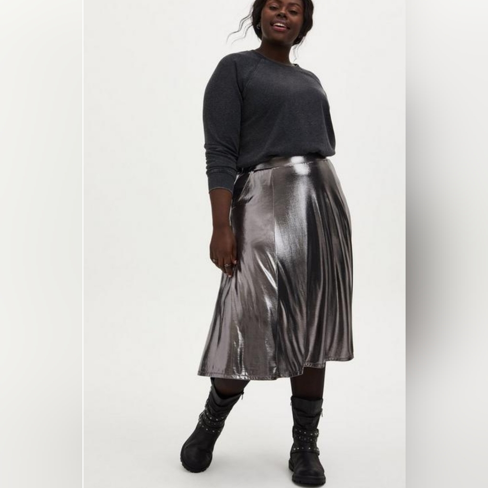Torrid Metal Grey Liquid Shine Midi Skirt Size 00 ( Medium/Large)